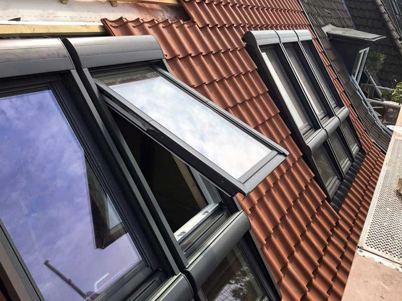 Ob Wohndachfenster, Ausstiegsfenster oder im Bereich Zubehoer, wir haben den durchblick fuer Ihre Dachflaechenfenstern